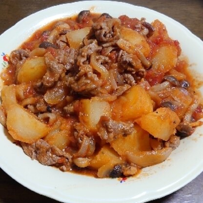 しめじも追加して作りました。じゃがいもがホクホクで、トマトの酸味もちょうど良く美味しく出来ました。ごちそうさまでした。